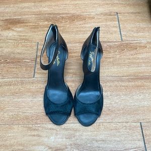 Womens seychelles heels size 7.5 worn once - great / like new condition